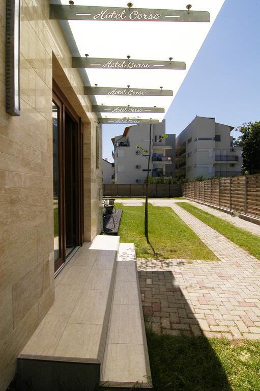 Hotel Corso Сиофок Екстериор снимка