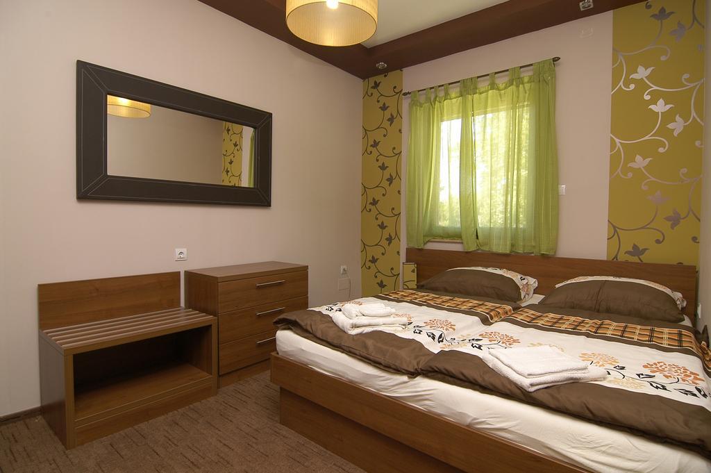 Hotel Corso Сиофок Стая снимка